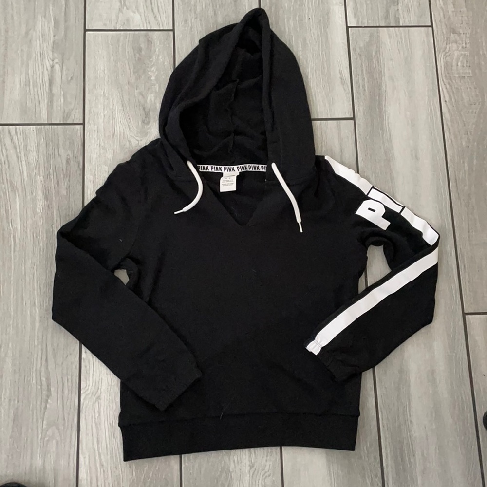Victoria’s Secret PINK 🖤 Sweater